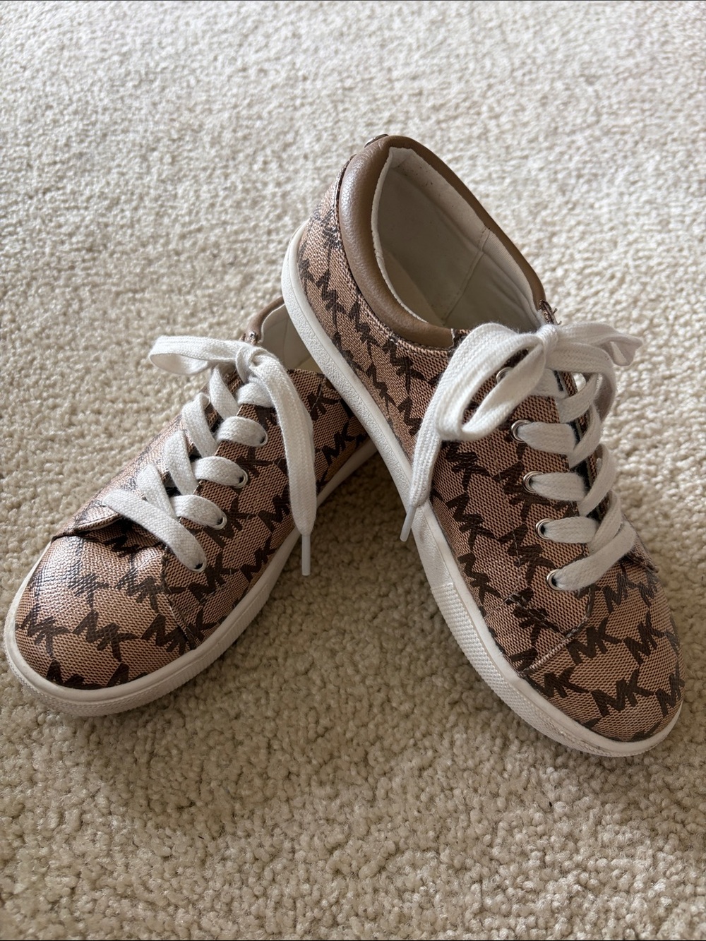 Michael Kors Beige/Brown/White Finola Logo Lace Up Sneakers (Girls) Size 3